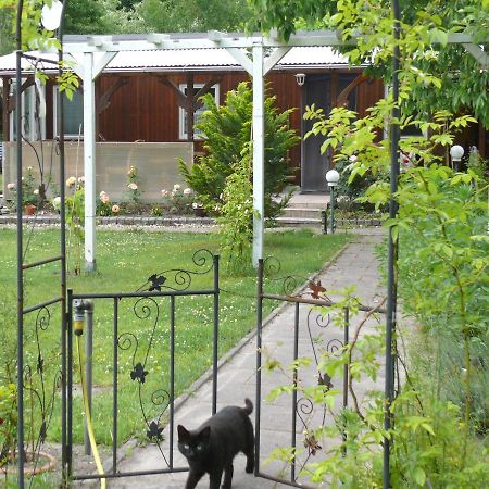 Bungalow Im Maerchengarten Krauschwitz Kültér fotó
